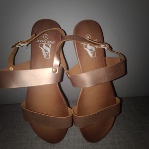 Sandals size 7